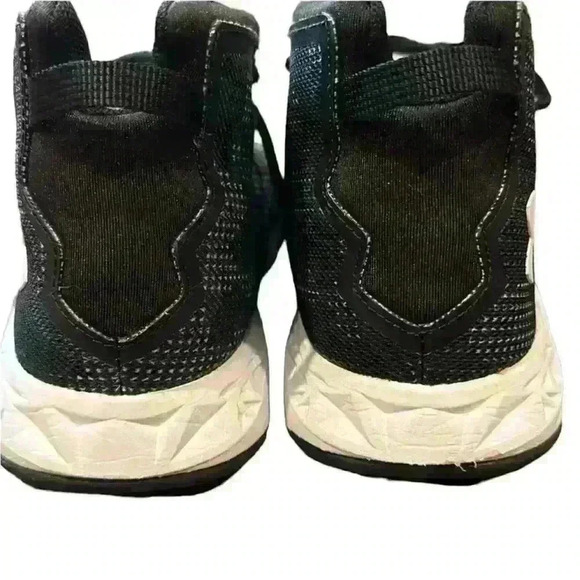 Under Armour Black and White High Top Shoes Kids Size 4 Youth - Picture 6 of 15